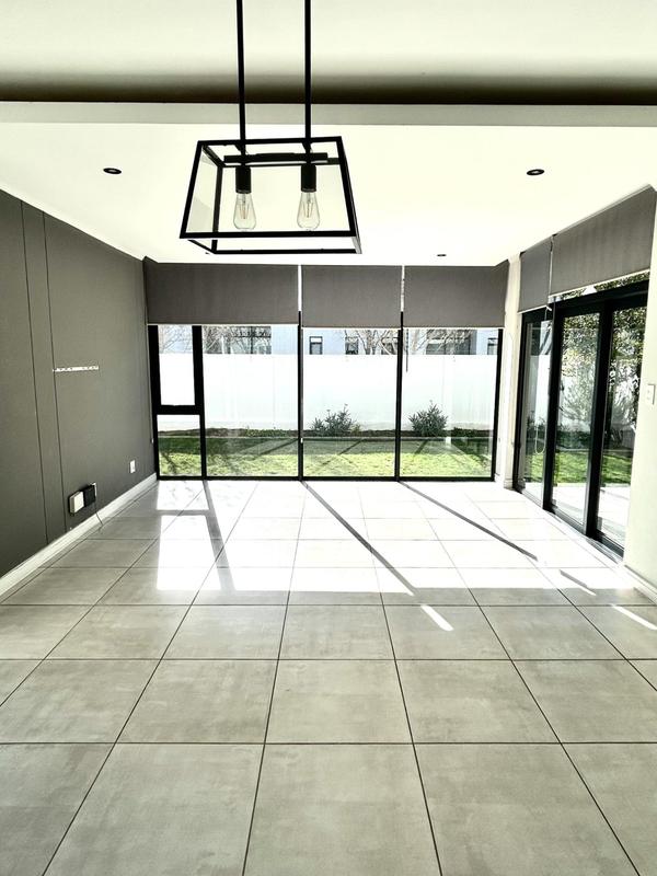 To Let 3 Bedroom Property for Rent in Somerset West Western Cape